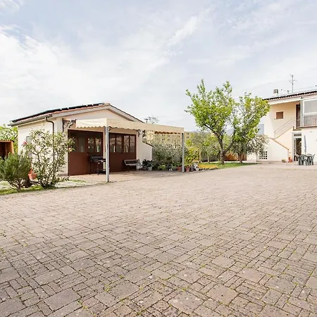 Oasi In Prato Private Parking Διαμέρισμα