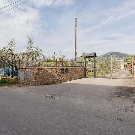 Oasi In Prato Private Parking Lägenhet *