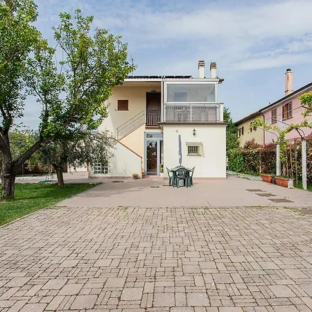 Oasi In Prato Private Parking