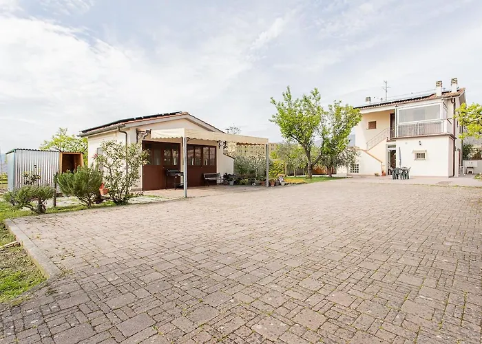 Oasi In Prato Private Parking Διαμέρισμα