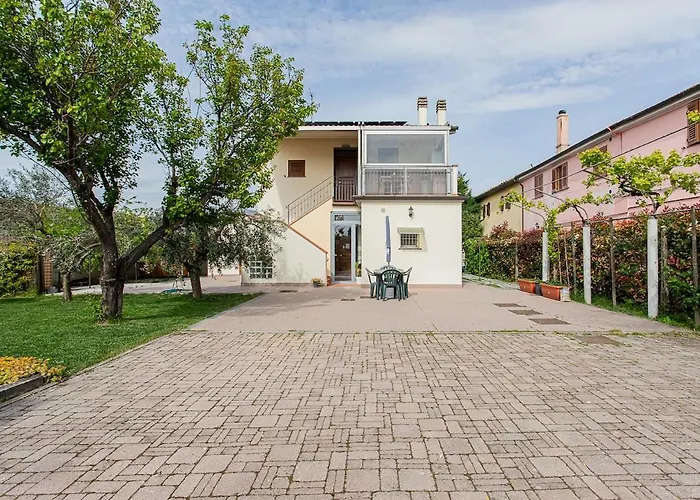 Oasi In Prato Private Parking